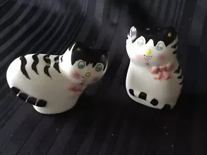 Cat Salt and Pepper Shakers Black and White Striped With Pink Bows - Picture 1 of 3