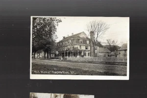 ROCHESTER VERMONT VINTAGE POSTCARD rp OLD HOME 1920s  Mansion on Dirt Street - Bild 1 von 2