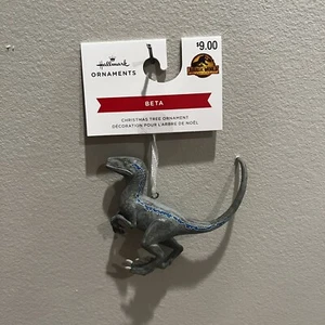NEW Hallmark 2023 Jurassic World Dominion Velociraptor Beta Christmas Ornament - Picture 1 of 2