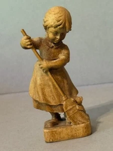 Vintage Anri Ferrandiz Italien handgeschnitzte Figur RAR Mädchen Besen Katze Kätzchen mcm - Bild 1 von 4