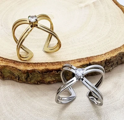 Anello donna regolabile in acciaio inox argento e dorato zircone centrale bianco - Immagine 1 di 4