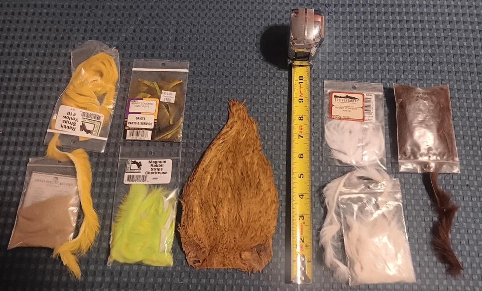 Materiales para atar moscas-Lote de piel y pluma-1 bajo/SW capa de gallo-tiras de conejo (6) Foto 1 de 2