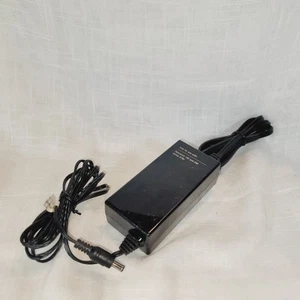 Fuente de alimentación conmutada Challenger Cable Sales PS-3.3-12-3DC1 salida 12VDC 3.0A - Imagen 1 de 12