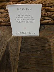 New Mary Kay Day Radiance Cream Foundation Bisque Ivory 835800 NOS VINTAGE - Picture 1 of 2
