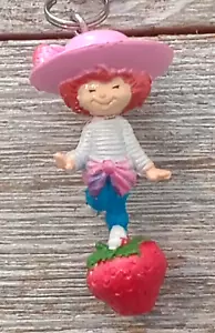 Strawberry Shortcake Keychain Keyring - Picture 1 of 3