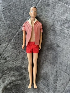 Muñeca Barbie Ken vintage años 60 traje original rojo natación rayas - Imagen 1 de 9