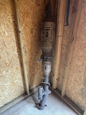 Filtro de partículas diésel DPF y montaje para Ford F350 Super Duty 2008-10 6,4 L Foto 1 de 4