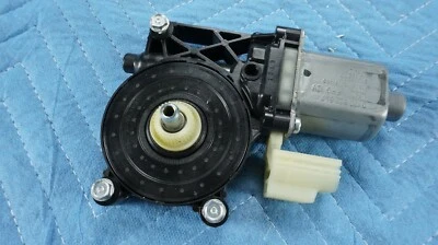 Motor de ventana corredera eléctrica trasera doble Nissan Titan XD con mecanismo 2016-2019 OEM Foto 1 de 4