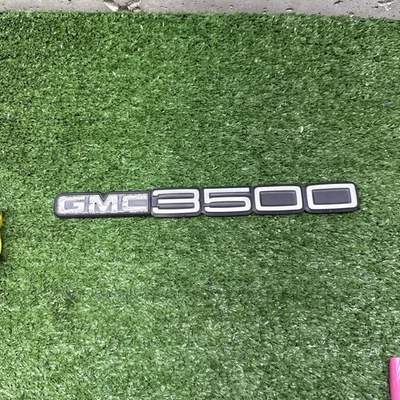 1 pieza 1999 2000 2001 2002 2003 2004 2005-2006 GMC Sierra 3500 emblemas de puerta OEM Foto 1 de 4