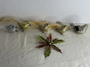 Glitter Clip-On Bird Ornaments Feather Tail Gold Silver Set of 5 + Poinsettia - Picture 1 of 5