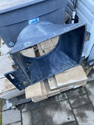 1997-2002 Jeep Wrangler TJ OEM 2.5 4cyl Cooling Fan Radiator Shroud 1998 1999 - Image 1 of 4