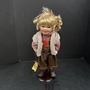 Regency Fine Arts Porzellan Sammlerpuppe viktorianischer Stil österreichische Lederhose - Bild 1 von 11