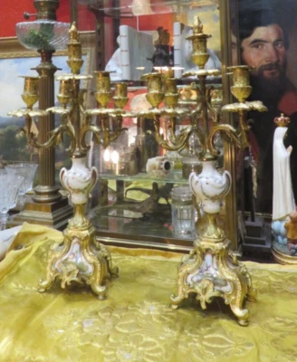 paire de grands anciens chandeliers en bronze doré & porcelaine peinte epok XIXe - Photo 1/4