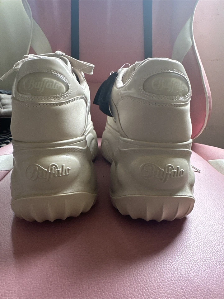 Tênis Buffalo London preto plataforma - Feminino UE 40/EUA 9 - Imagem 1 de 4