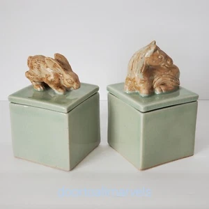 2 Cajas Cubiertas Esmaltadas Celadon De Colección Porcelana Asiática Caballo y Conejo Poco Comunes - Imagen 1 de 8
