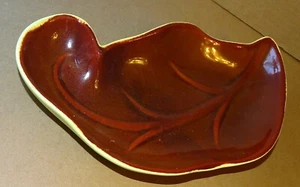 Red Wing USA 1251 Ceramic Leaf-Shaped Dish (mid-century) brown / greenish-yellow - Picture 1 of 5