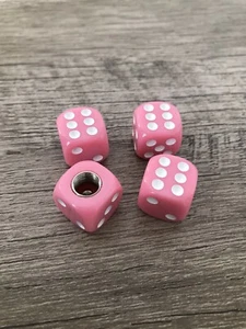 4X Rosa Würfel Ventilschaft Kappe Abdeckung Reifen Rad Auto LKW Motorrad Fahrrad - Bild 1 von 2