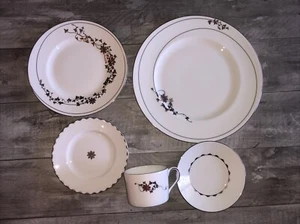 Wedgwood Vera Wang FLEURS 5 PC. Place Setting Platinum Florals Bone China - Picture 1 of 7