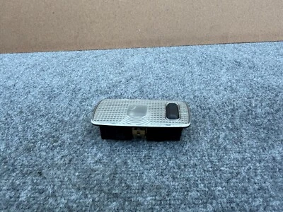 INFINITI FX35 FX50 09-17 OEM MALETERO IZQUIERDO O DERECHO ÁREA DE CARGA LUZ INTERIOR LÁMPARA Foto 1 de 3