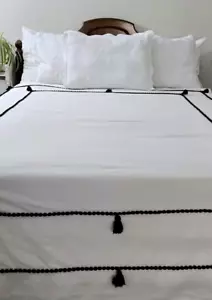 TWIN Sz Pottery Barn Duvet 100% Cotton White Chambray Black Trim Pom Tassel TWIN - Picture 1 of 13