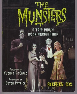 THE MUNSTERS: A TRIP DOWN MOCKINGBIRD LANE by Stephen Cox (2006 TPB){O9} - Picture 1 of 3