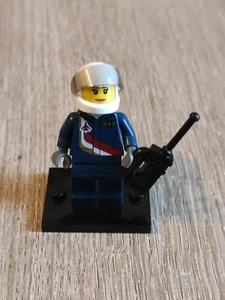 LEGO City figurine femme Great Vehicles set 60177 - Photo 1/2