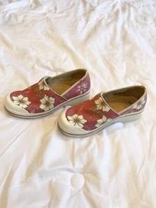 DANSKO Women’s Size 38 (7.5-8) Vegan Pink Floral Comfort Clogs | Slip Resistant - Picture 1 of 7