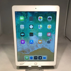 Apple iPad Air 2 Gold 64GB WiFi - Cracked Screen - Picture 1 of 7