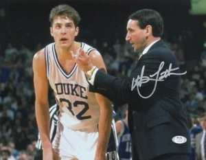 Foto firmada/autografiada por Christian Laettner Duke 11x14 con entrenador K PSA/DNA 167270 - Imagen 1 de 3