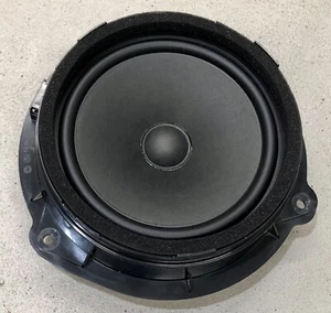 Altavoz puerta trasera radio estéreo audi a3 s3 rs3 8v q2 b&o 8v4035411c - Imagen 1 de 6