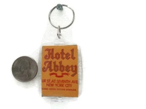 Wiederverwendet Vintage Streichholzschachtel Hülle Hotel Abbey New York City Schlüsselanhänger  - Bild 1 von 2