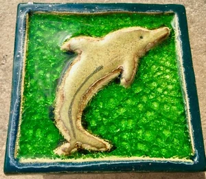 Green Dolphin design, Torino crackled Glass Tile,10x10x1cm, hand made - Picture 1 of 10
