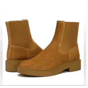 Vince Kegan Chelsea Boots 7.5 Tan Suede NWOT Ankle Booties Western Capsule - Picture 1 of 8