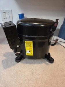 Tecumseh AK169AT-037-J7 Compressor 3/4 HP R-134a, R-513a - Picture 1 of 10