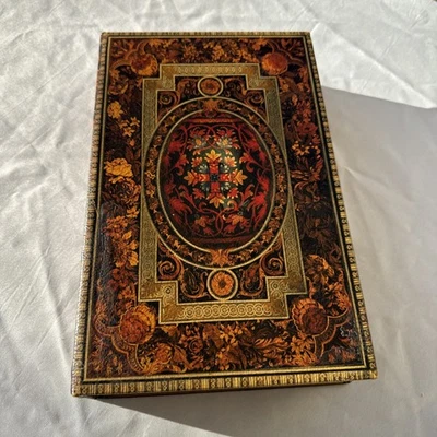 Caja de libros de imitación para decoración y almacenamiento Foto 1 de 4