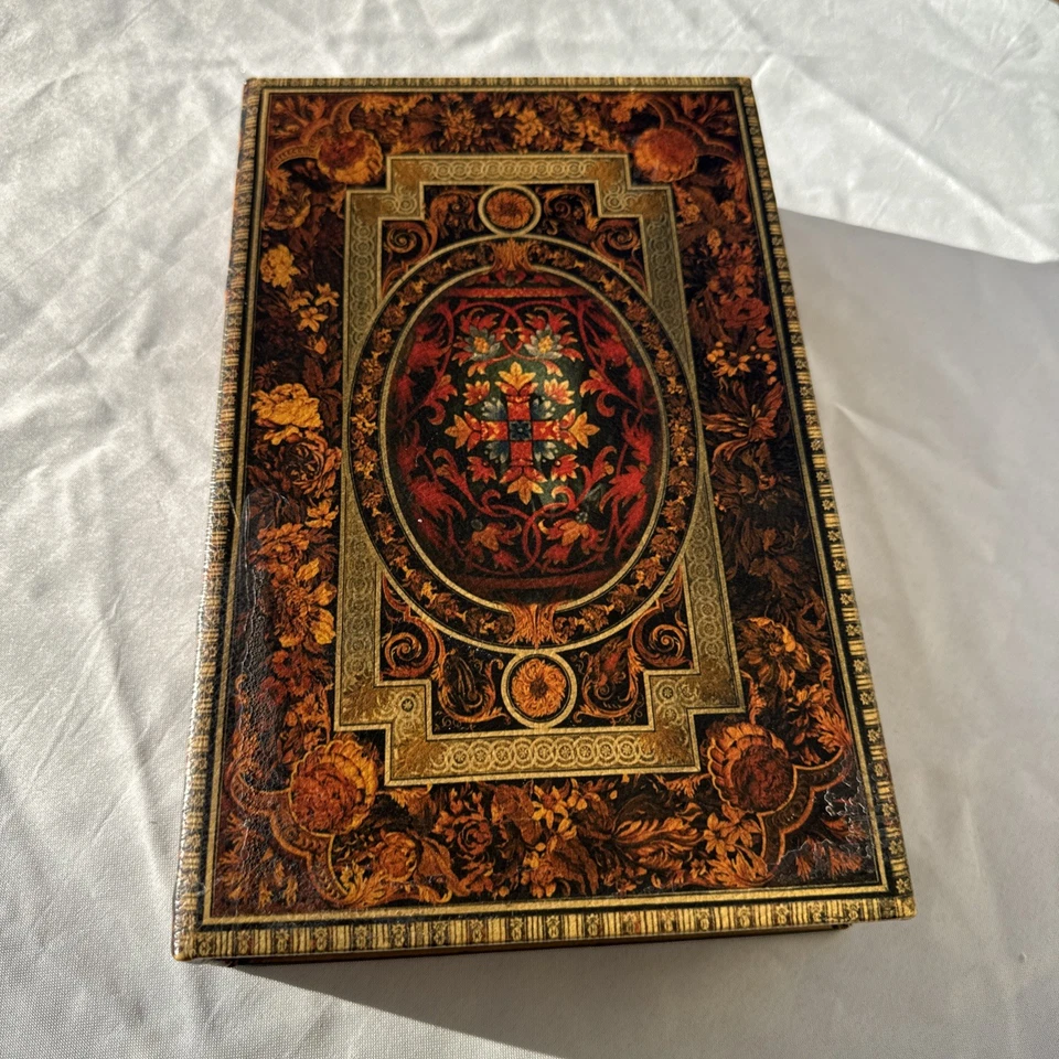 Caja de libros de imitación para decoración y almacenamiento Foto 1 de 4