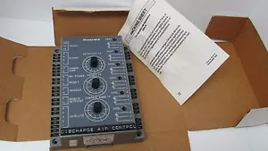 HONEYWELL W7100C1018 CONTROLLO ARIA SCARICO BASATO SU MICROPROCESSORE - Foto 1 di 1