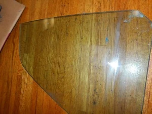 1969 FORD MUSTANG COUPE OR GRANDE QUARTER WINDOW GLASS RH PASSENGER TINTED ORIG - Bild 1 von 5