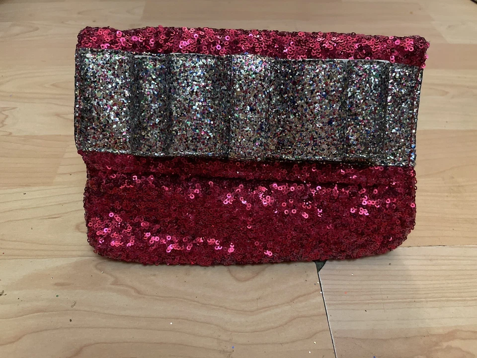 Cartera sin asas DEUX LUX roja y plateada con moño brillante lentejuelas con espejo 9x6"" Foto 1 de 4