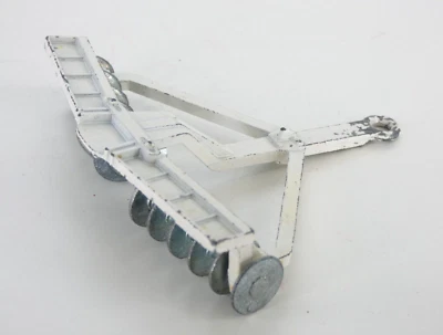 Grada de disco DINKY Meccano de colección rara blanca diecast granja juguete arado Foto 1 de 4
