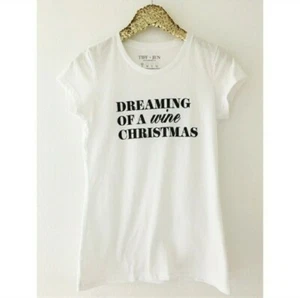 *NEW* tiff & jen "Dreaming of a Wine Christmas" T-shirt Women's Size Small - Foto 1 di 3