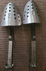 Vintage Adjustable Hammered Metal Shoe Tree Shapers Stretchers - 1 Pairs - Picture 1 of 4