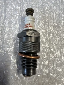 Vintage Stationary Engine Spark Plug Champion 9COM L, War Dept Hit & Miss Engine - Picture 1 of 11
