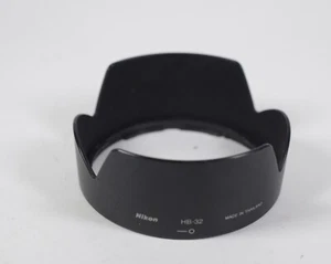 Genuine Nikon HB-32 Lens Hood to fit AF 18-70, 18-105, 18-135 or 18-140mm lens - Picture 1 of 3