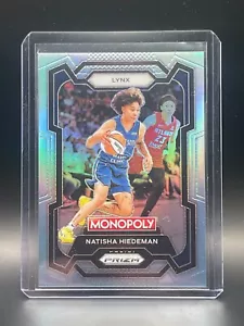 2024 Prizm Monopoly WNBA Light Blue Prizms #62 Natisha Hiedeman - #42/199 - Lince - Foto 1 di 2