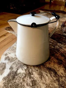 "Enorme CAFFETTIERA GRANITEWARE VINTAGE BIANCA COWBOY CAMPFIRE smalto rustico 12"" - Foto 1 di 10