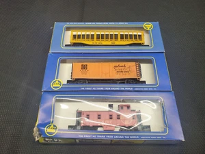 AHM HO Maßstab 3 Rollwagen, Frisco Zellstoff, Santa Fe Reefer & Caboose - Bild 1 von 11