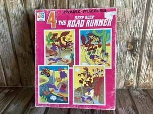 ROAD RUNNER 4 FRAME JIGSAW PUZZLES - VINTAGE MILTON BRADLEY COMPLETE 1970s - Picture 1 of 8