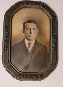 Antique Large Wood Convex Bubble Glass Frame Carved 3D Flowers Frame Is 21"X14" - Picture 1 of 7