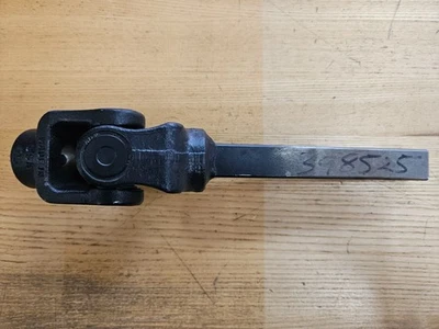 Peça de cortador de grama fabricante de equipamento original #398525 macho meia tomada cortador deck eixo de transmissão - Imagem 1 de 2